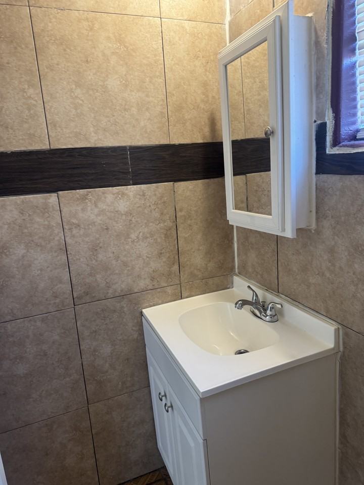 7602 W Whitton Ave #2 - Photo 6 of 8