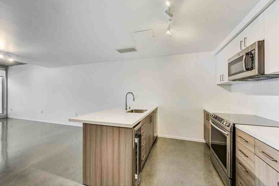 911 Bryant Street - Photo 6 of 24