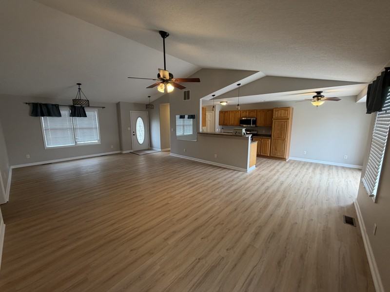 1800 Persimmon Ave - Photo 3 of 8