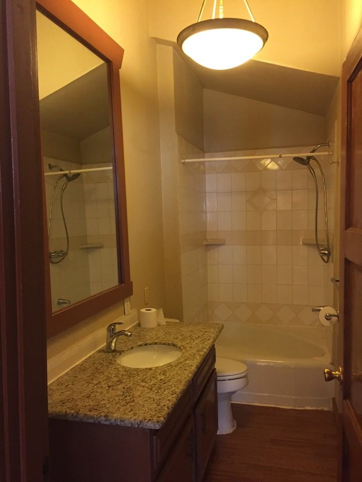 105 125th St E - Photo 5 of 10