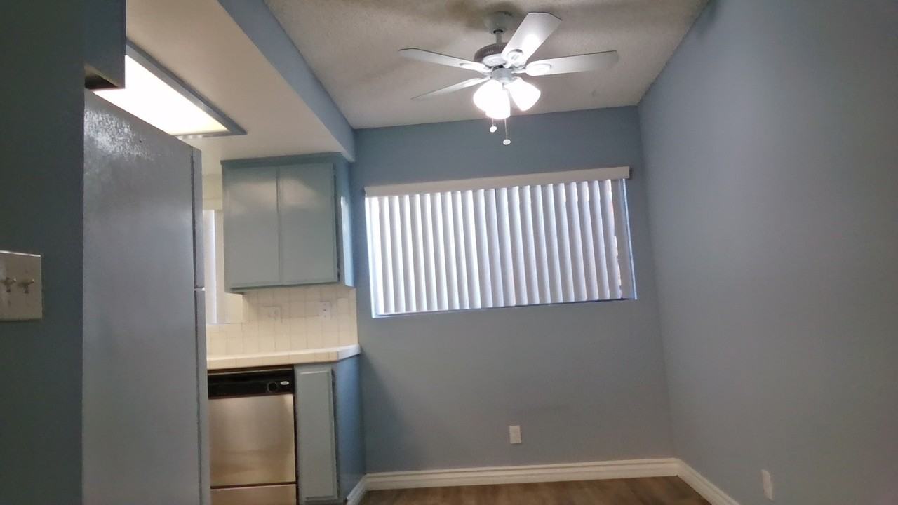 4130 Manhattan Beach Blvd #D - Photo 4 of 15