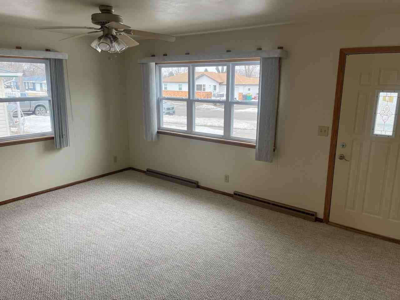 1813 Ryan Dr - Photo 2 of 6