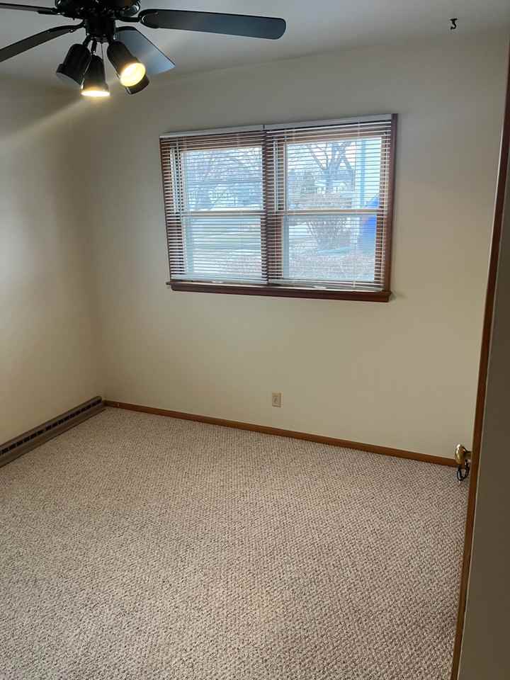 1813 Ryan Dr - Photo 3 of 6