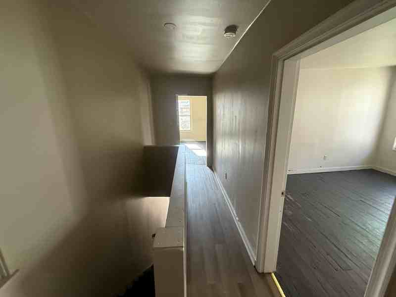 330 2nd St #B - Photo 2 of 10