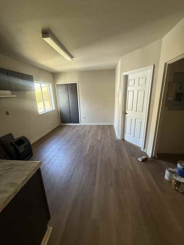 330 2nd St #B - Photo 5 of 10