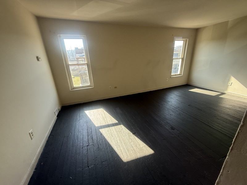 330 2nd St #B - Photo 6 of 10