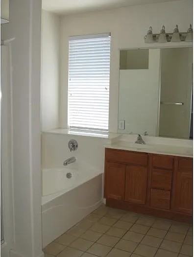 1091 Cabernet Ct - Photo 6 of 10