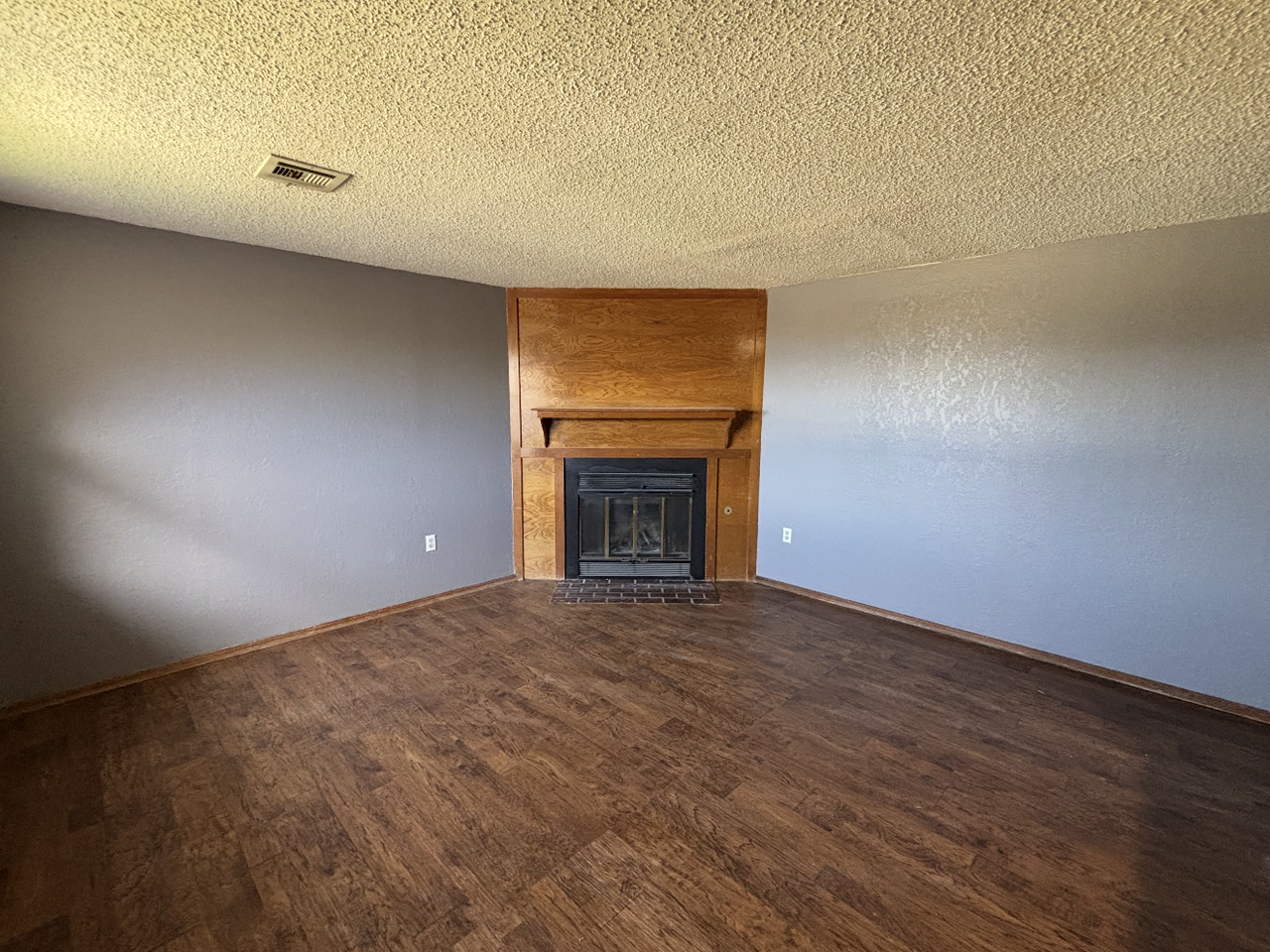 2508 Ne Dearborn Ave - Photo 2 of 10