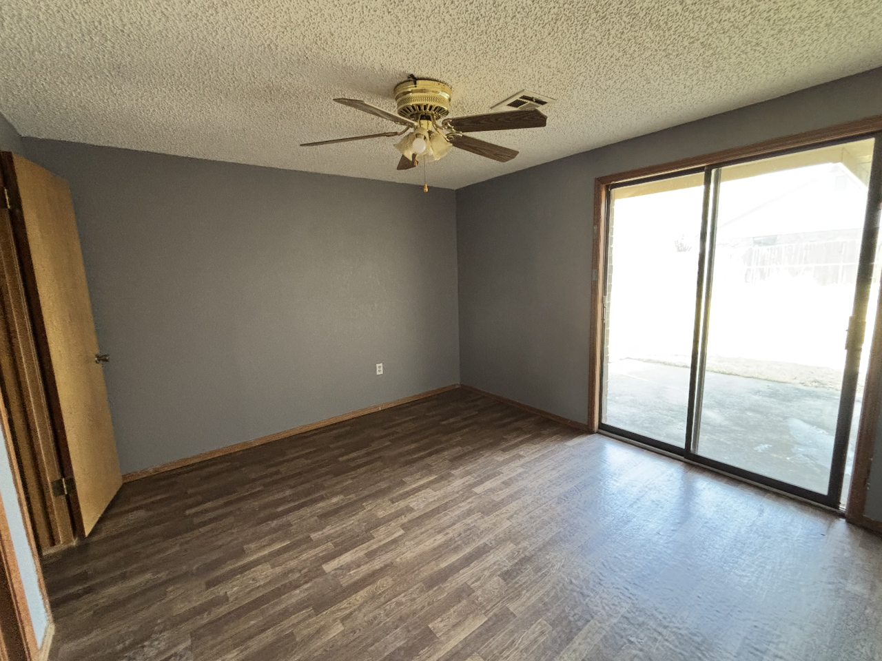 2508 Ne Dearborn Ave - Photo 5 of 10