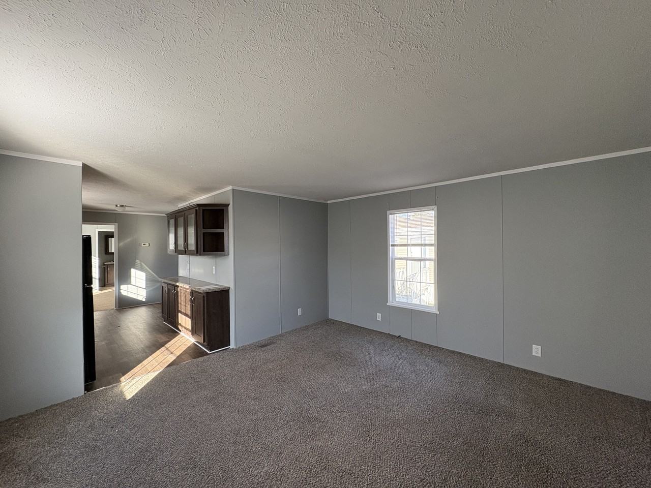 67 W Manor St - Photo 2 of 9