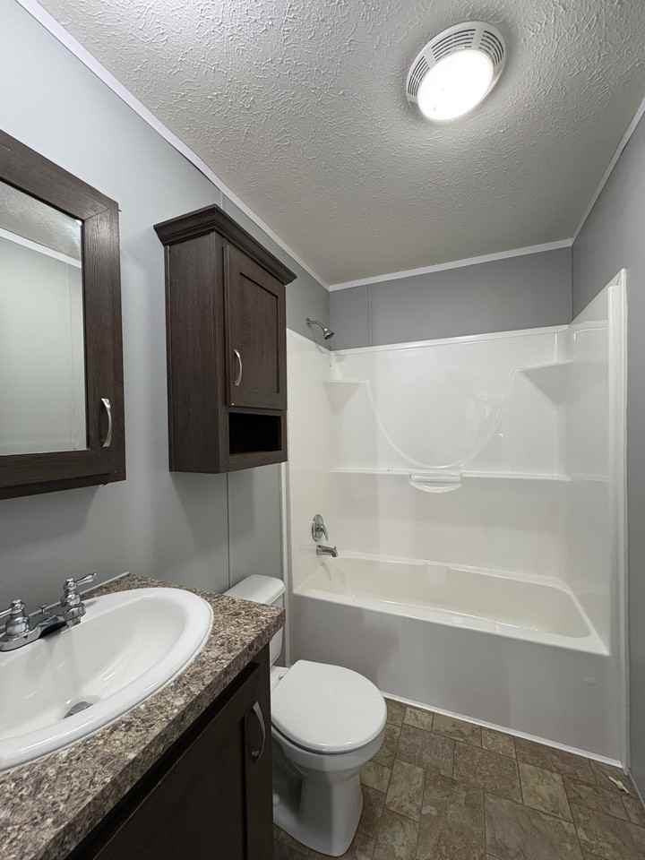 67 W Manor St - Photo 4 of 9