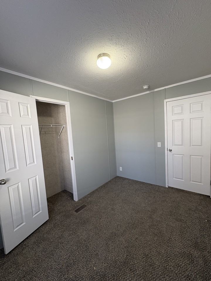 67 W Manor St - Photo 5 of 9