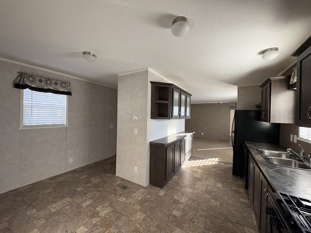 12 E Manor St - Photo 5 of 12