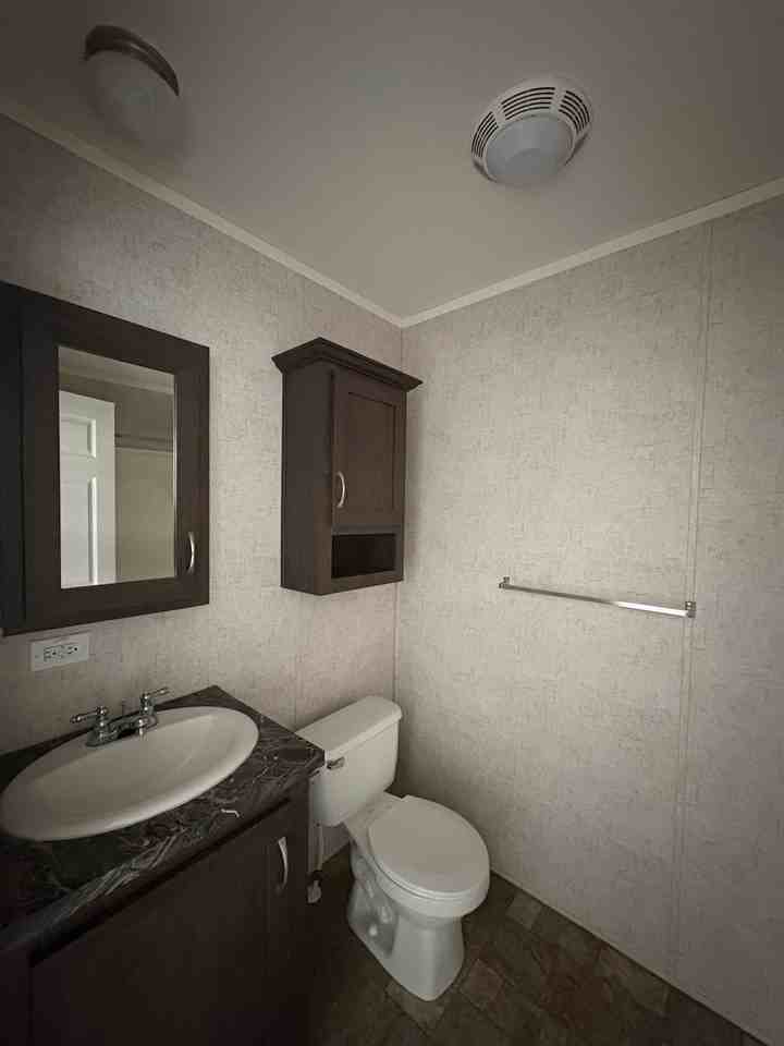 12 E Manor St - Photo 7 of 12