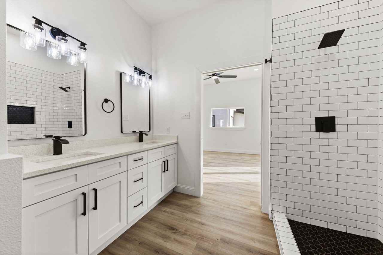 1279 Bonham St - Photo 6 of 14