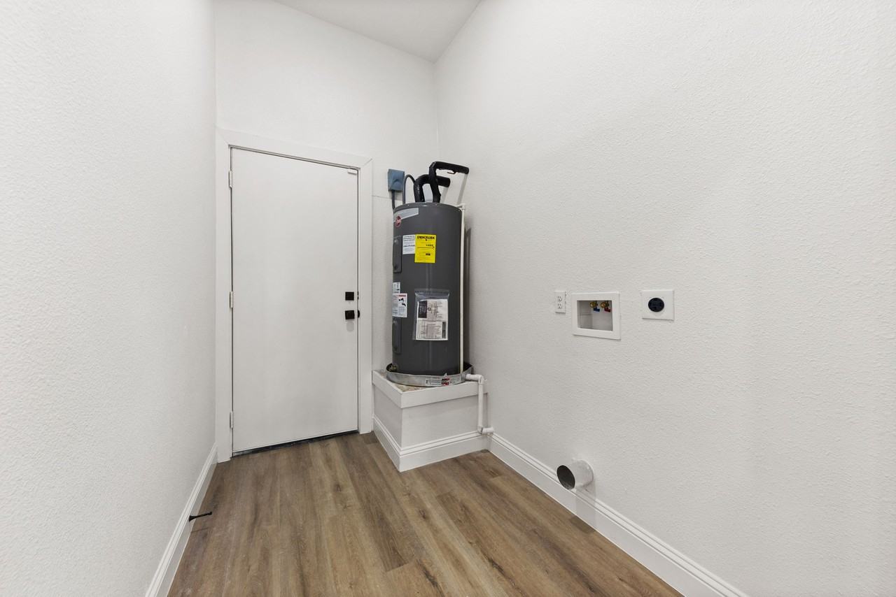 1279 Bonham St - Photo 7 of 14