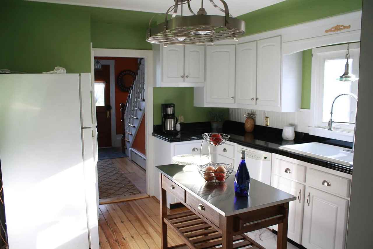 68W Narragansett Ave - Photo 7 of 13