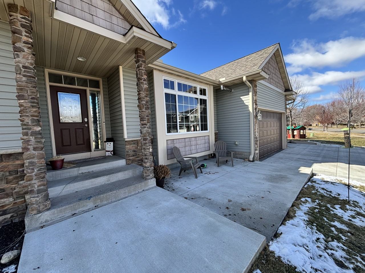 6364 Bakken St - Photo 3 of 20