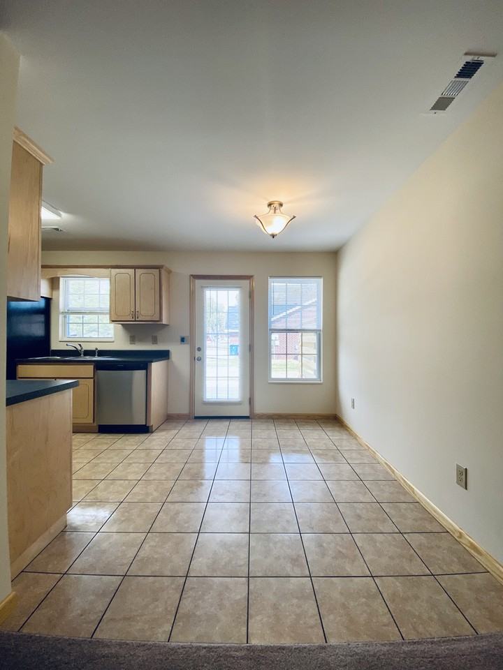 46 Sunshine Ln - Photo 7 of 11