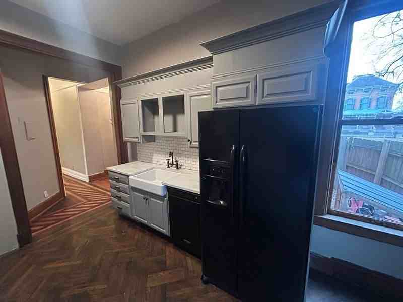 644 Dayton St #1 - Photo 5 of 16