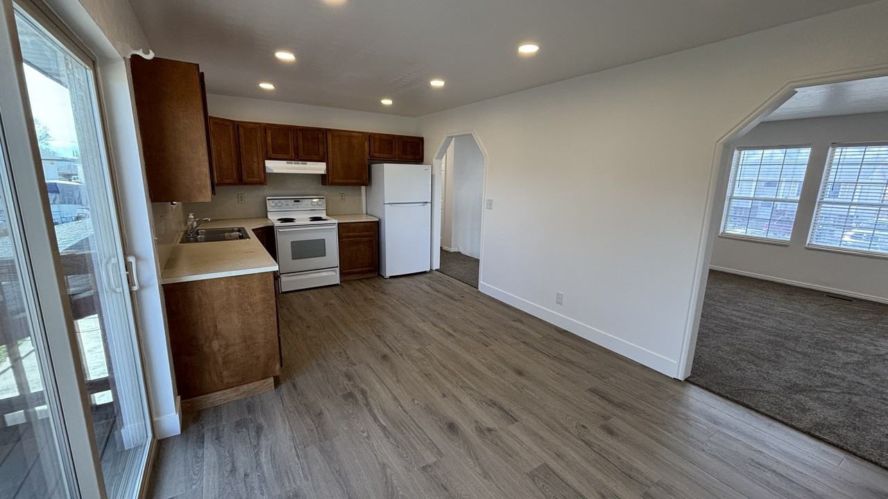 391 Sw - Photo 4 of 12