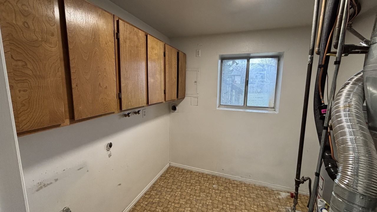 391 Sw - Photo 6 of 12