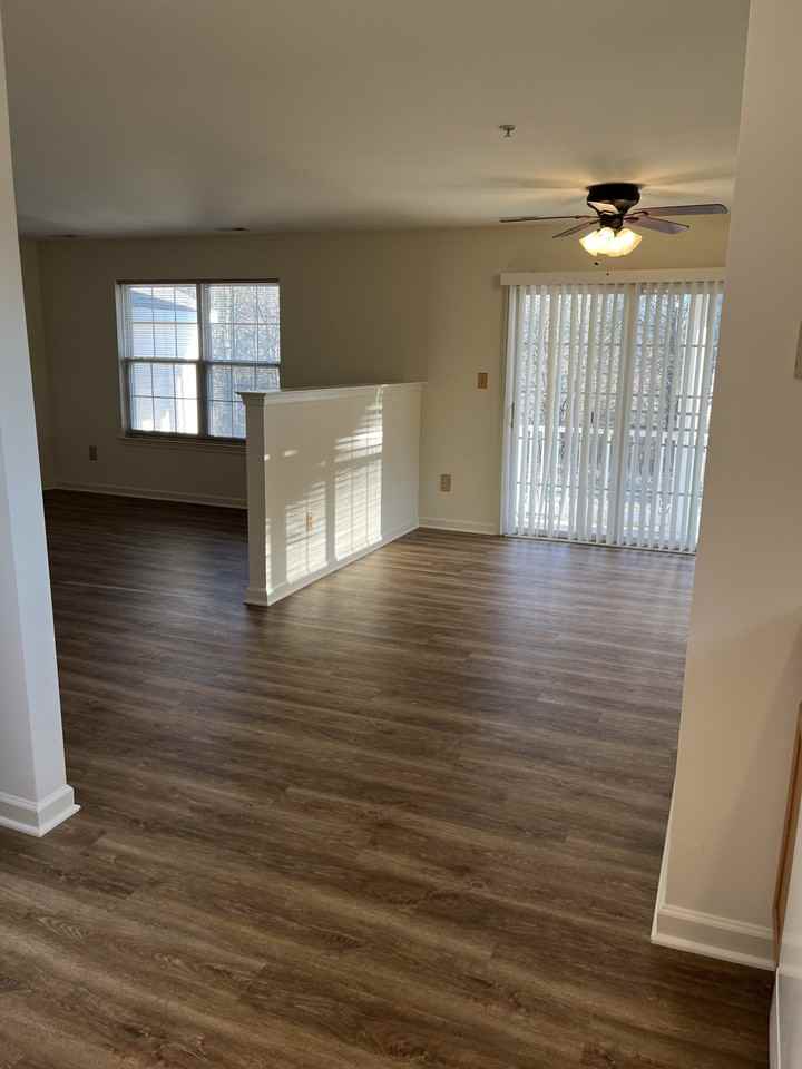 211 Prairie Ct - Photo 2 of 9