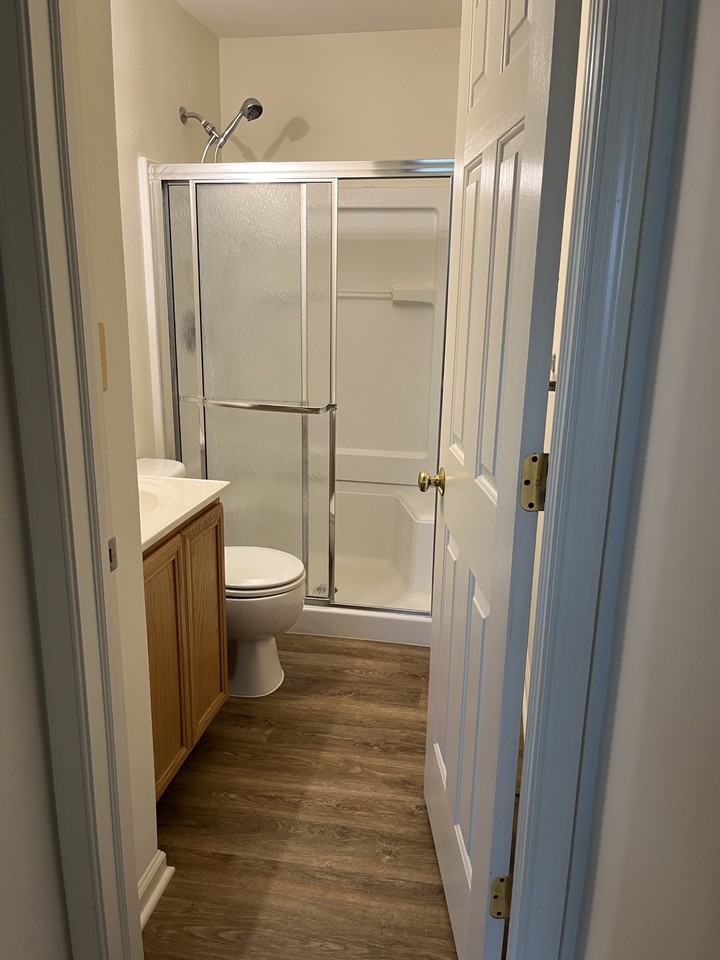 211 Prairie Ct - Photo 6 of 9