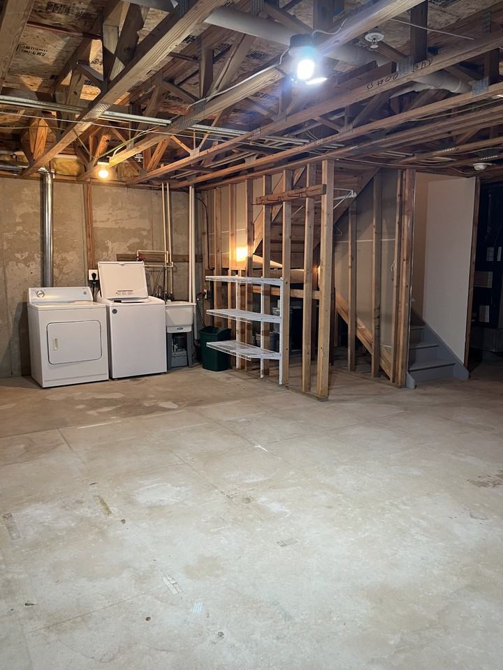 211 Prairie Ct - Photo 7 of 9