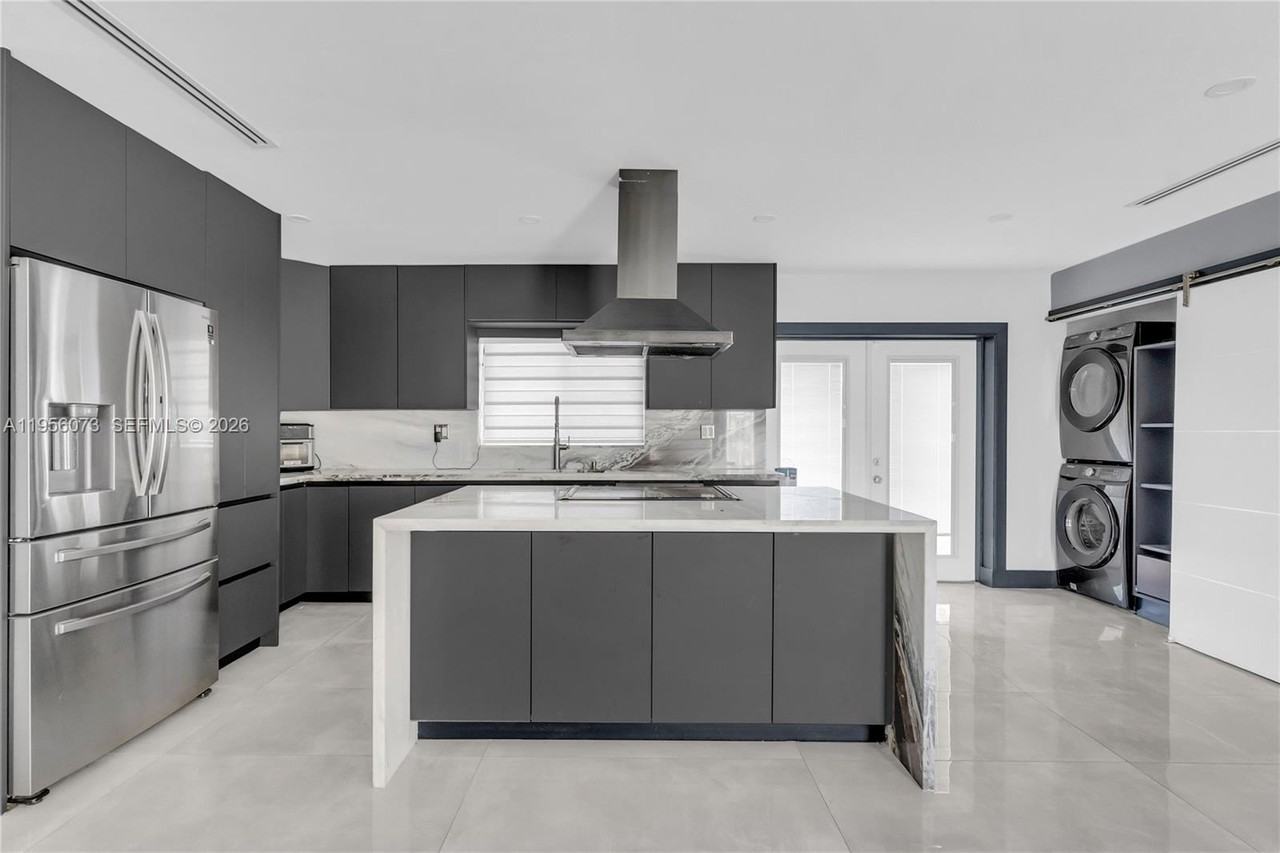 500 Swpway - Photo 4 of 17