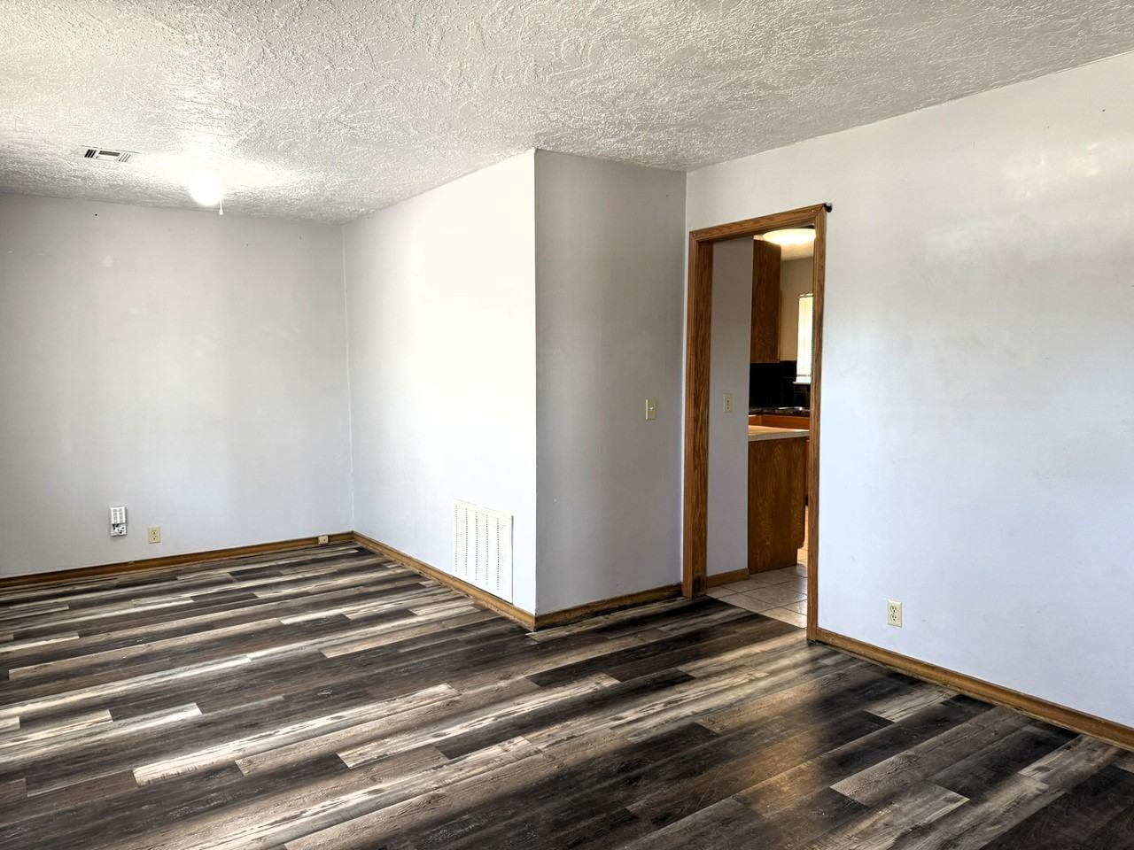 2256 S Bonn Ave - Photo 6 of 12