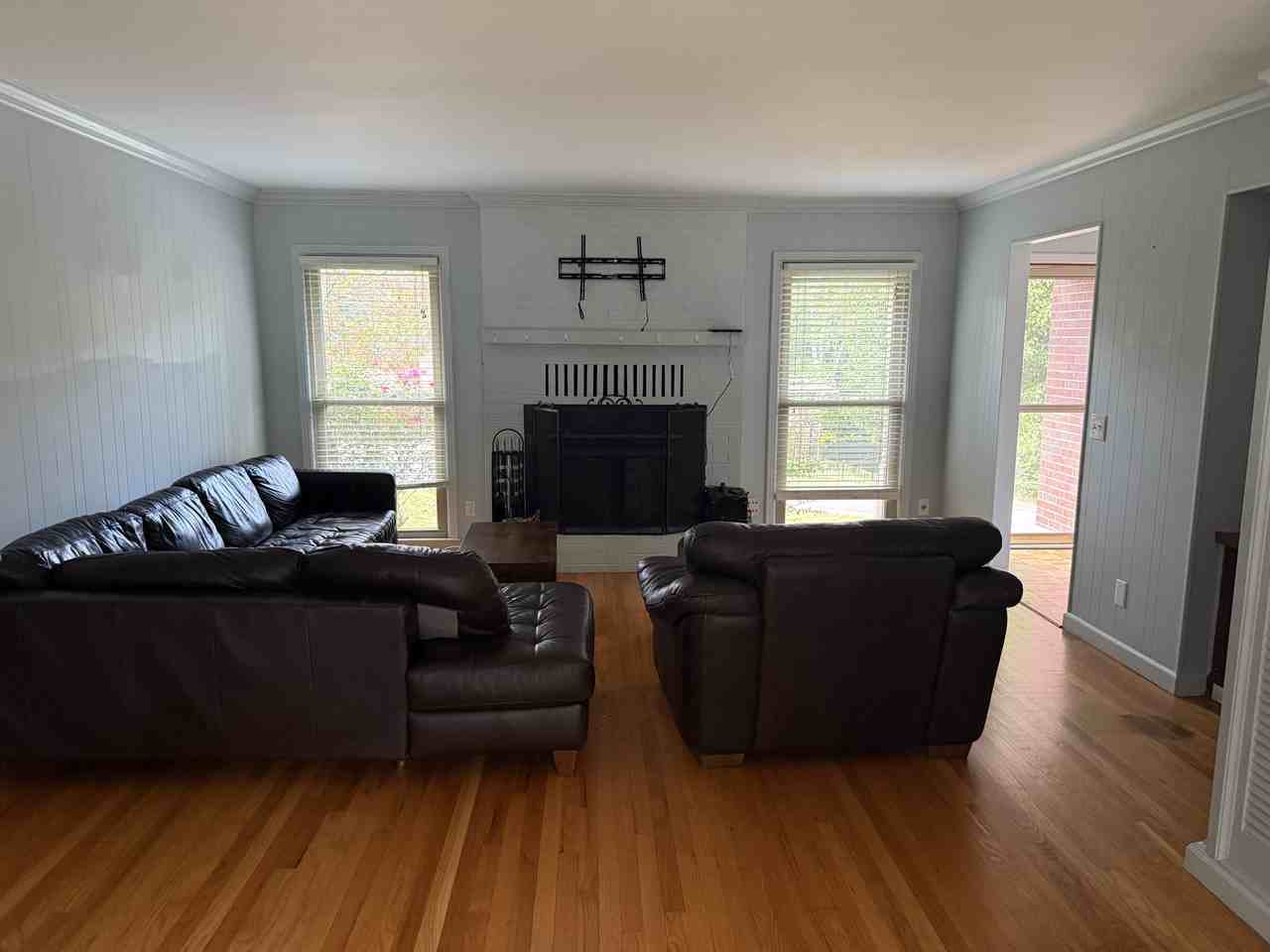 212 White Oak St - Photo 4 of 19