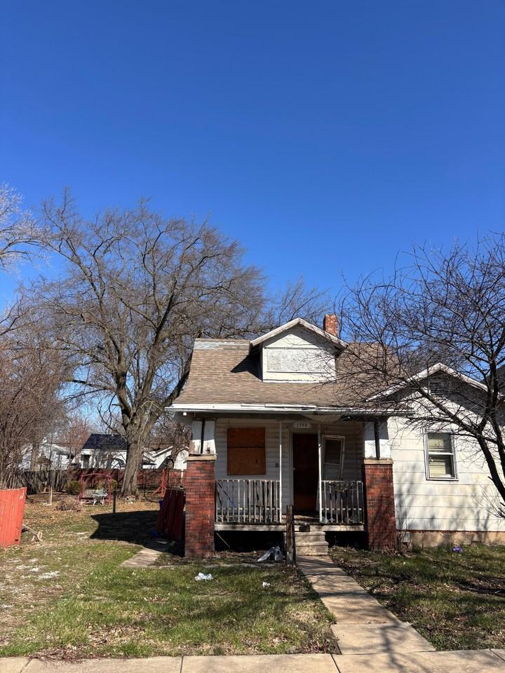 1764 E Lawrence St - Photo 2 of 12