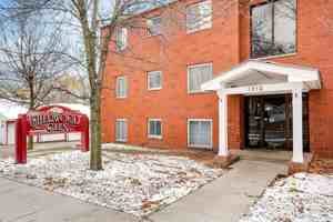 featured image of 2140 Barclay St