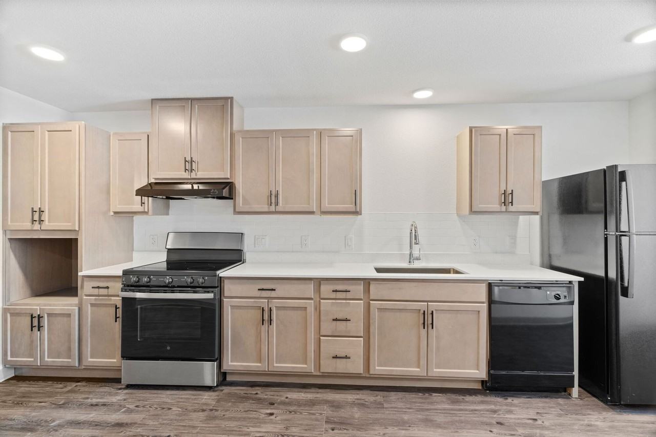 Libertad Austin - Photo 6 of 37