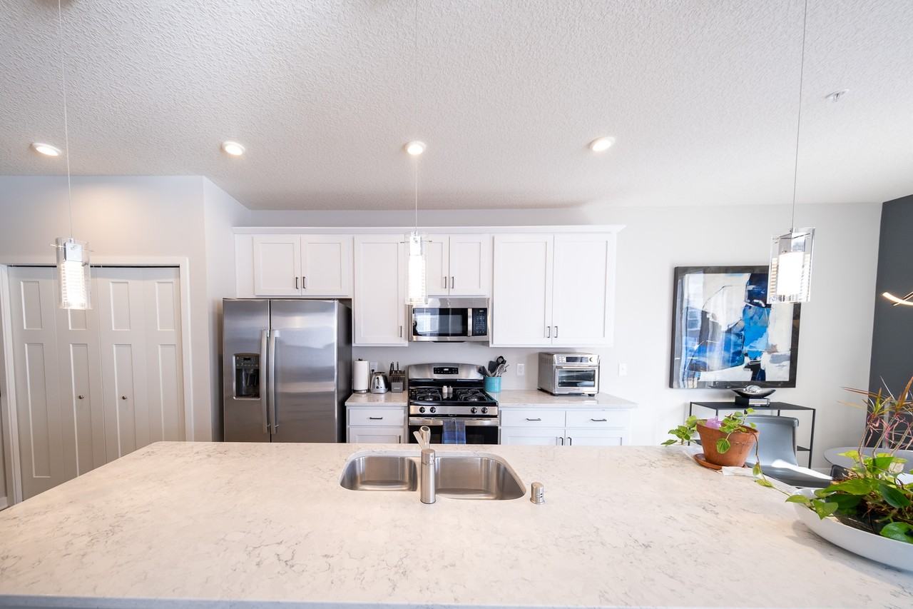 2209 Gateway Curv #1 - Photo 4 of 33