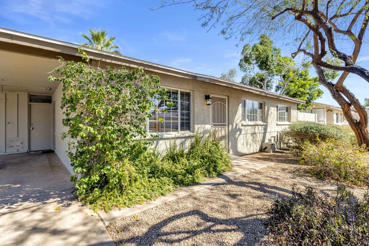 1008 E Griswold Rd #1 - Photo 4 of 35