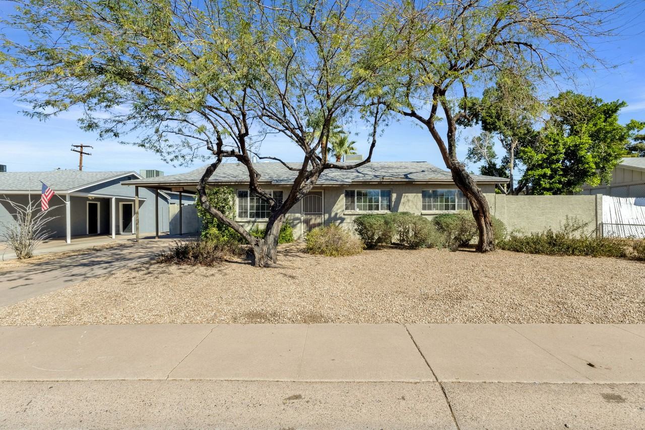 1008 E Griswold Rd #1 - Photo 5 of 35