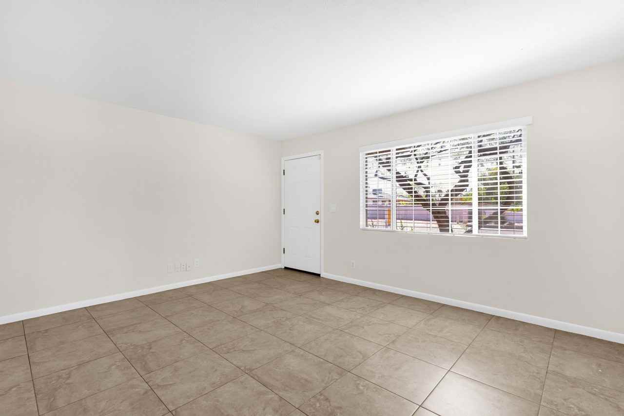 1008 E Griswold Rd #1 - Photo 7 of 35