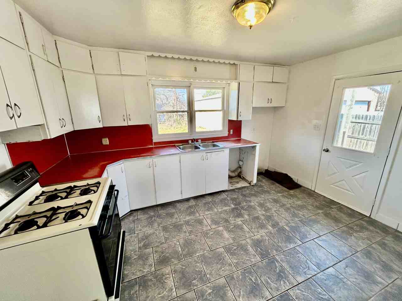 300 E Main St #1 - Photo 4 of 10