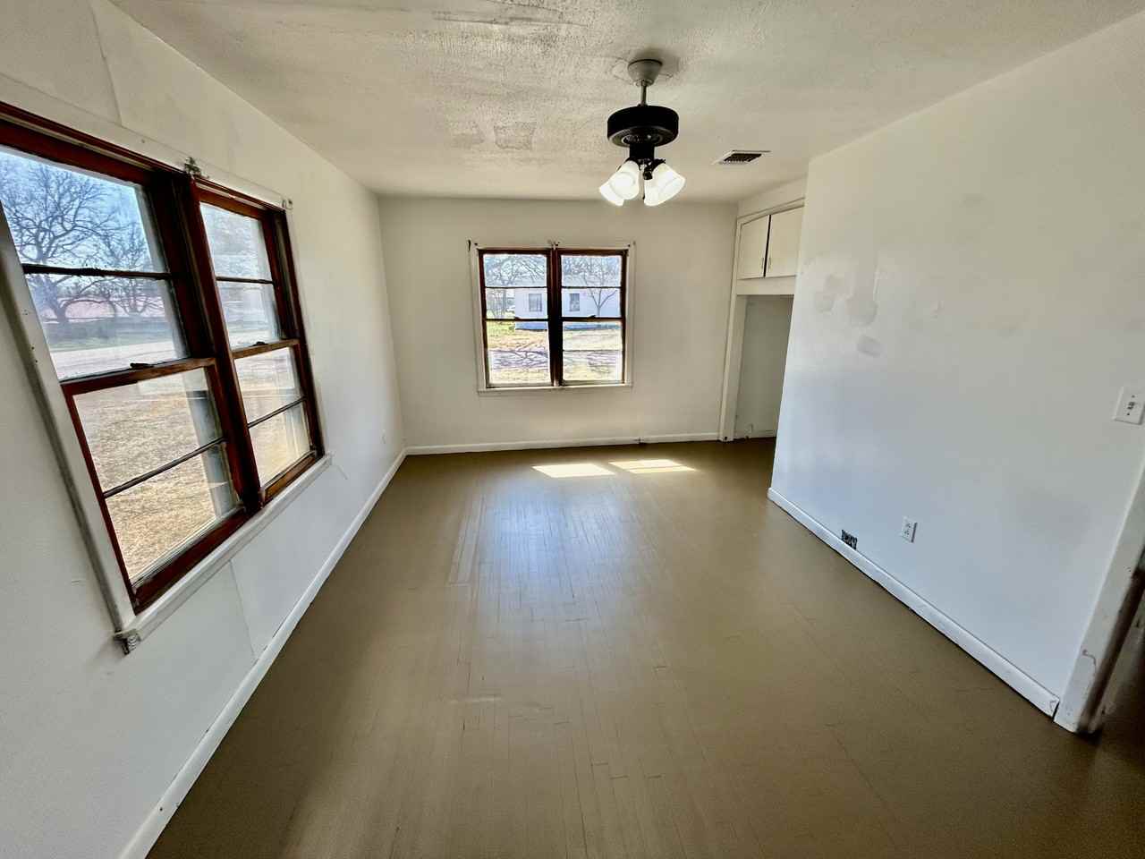 300 E Main St #1 - Photo 6 of 10