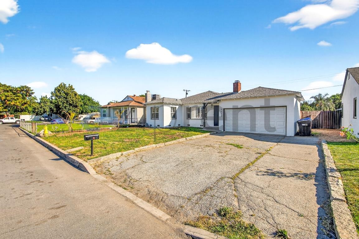 4029 Olive St - Photo 4 of 26