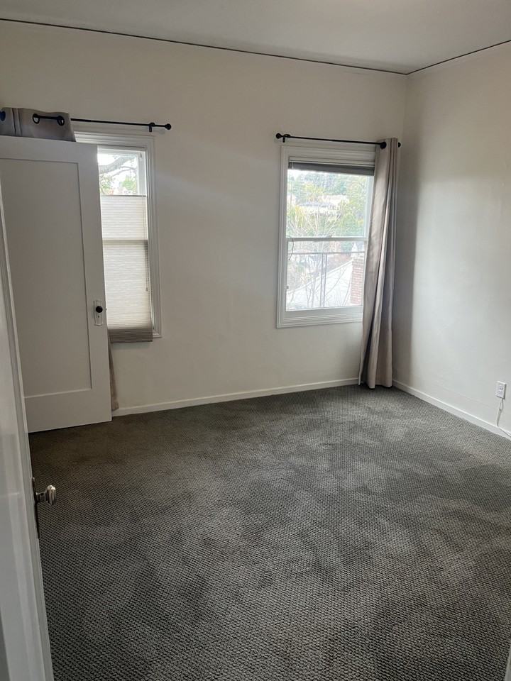 1126 Hampel - Photo 5 of 14