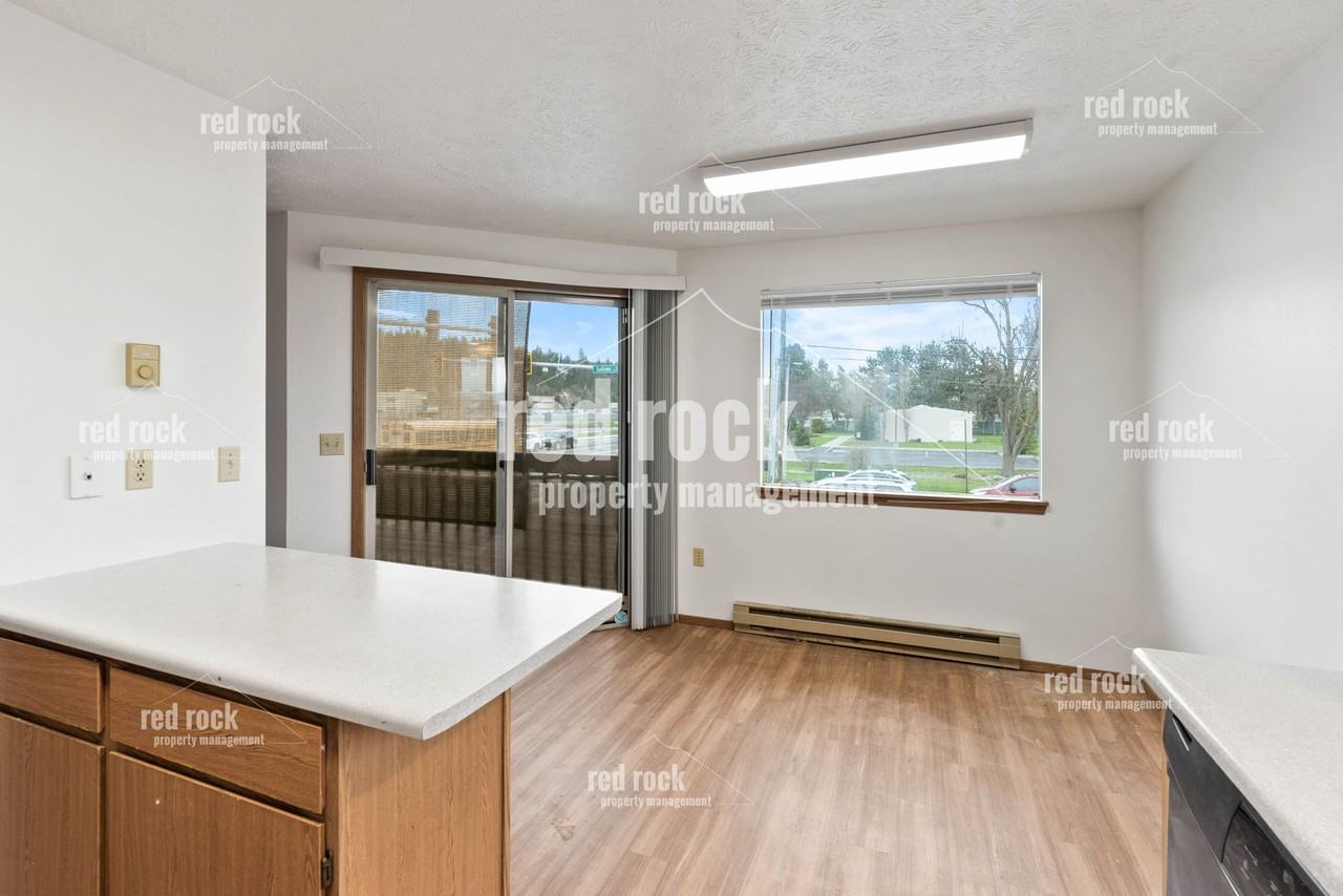 WJ - 4733 North Sullivan Road - Photo 7 of 22