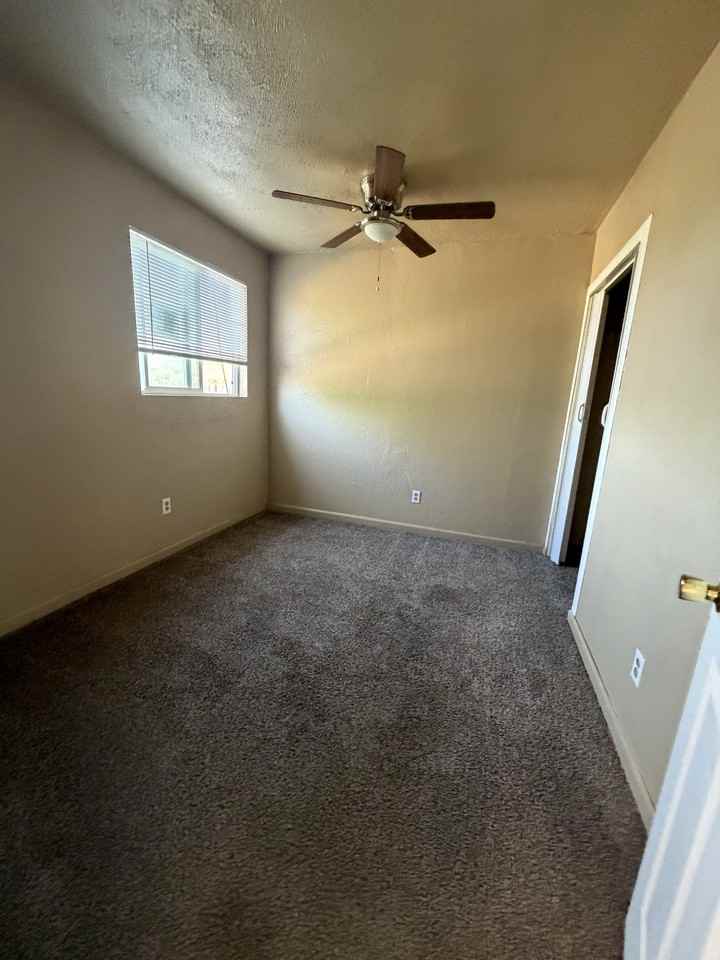 5935 Garden Avenue - Photo 6 of 13