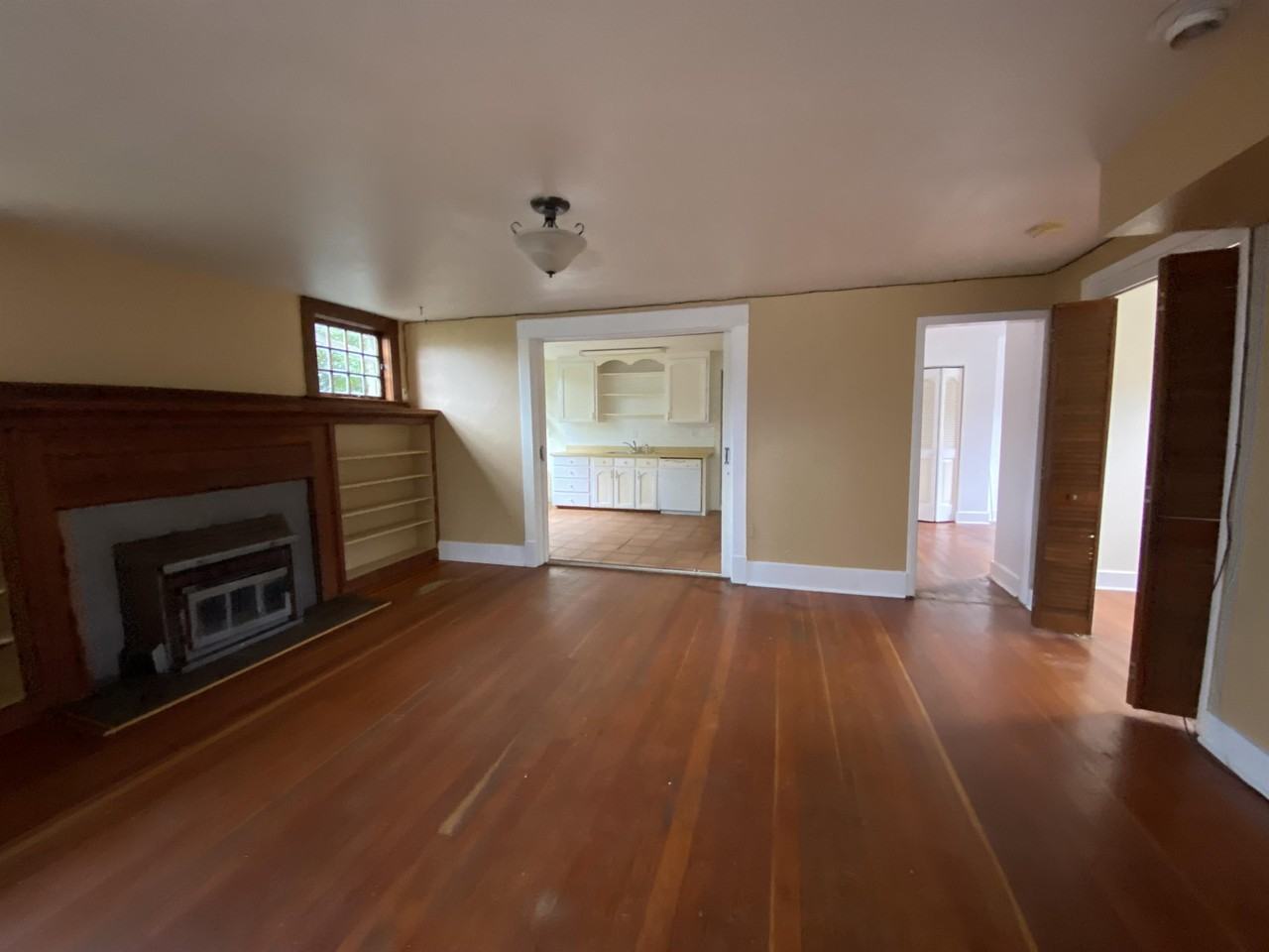 B Street N (1509) - Photo 4 of 9