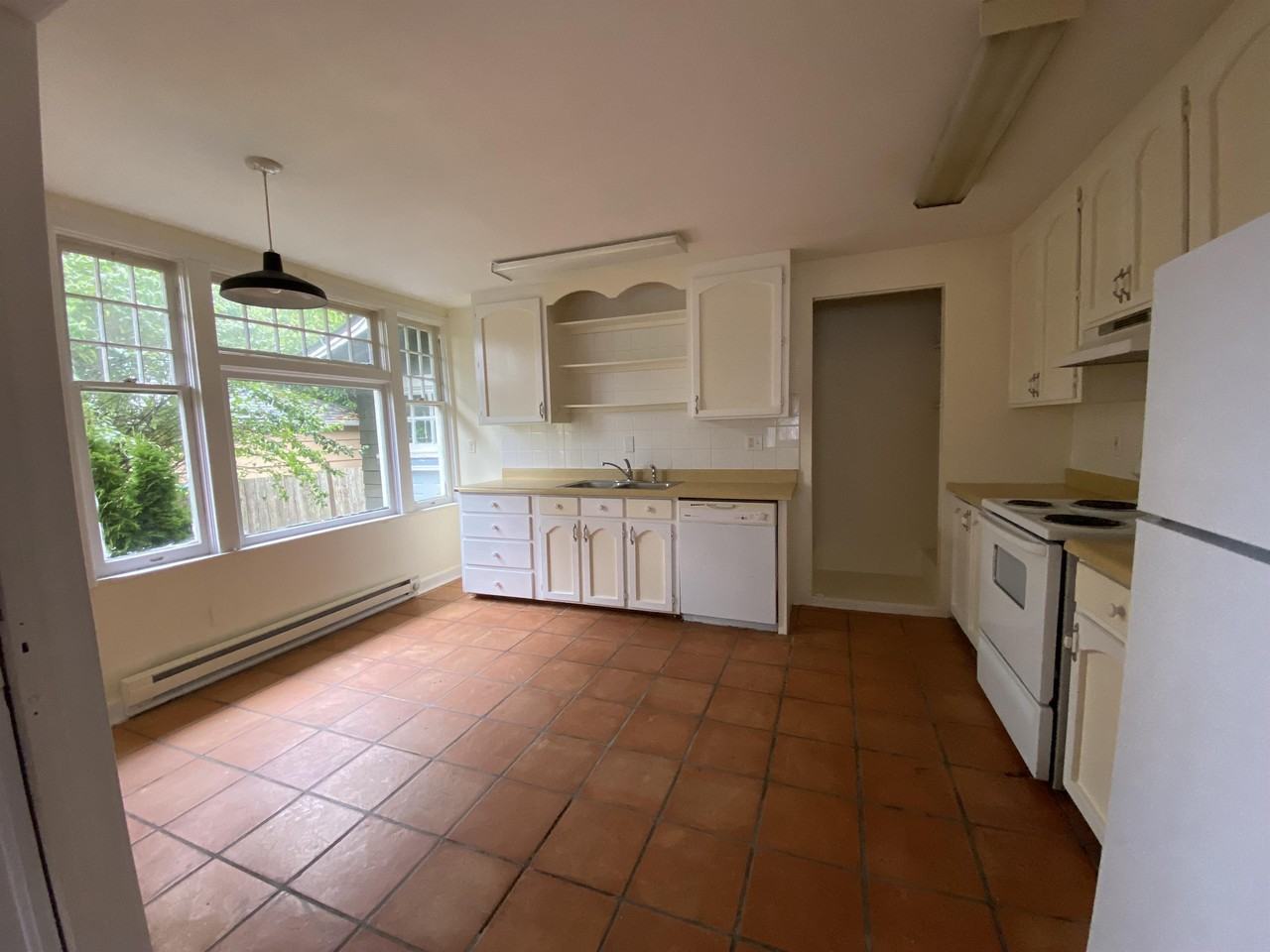 B Street N (1509) - Photo 5 of 9