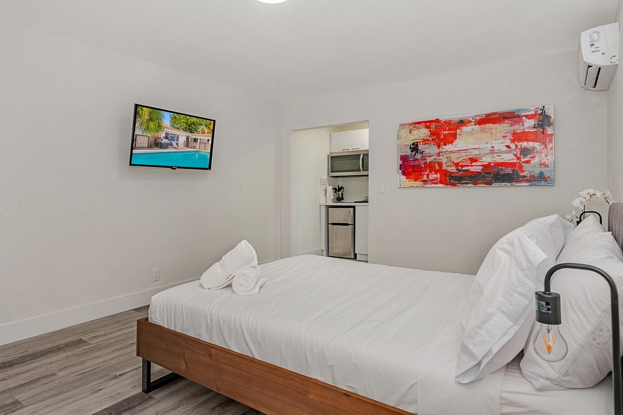 412 Sunset Drive - Photo 5 of 17