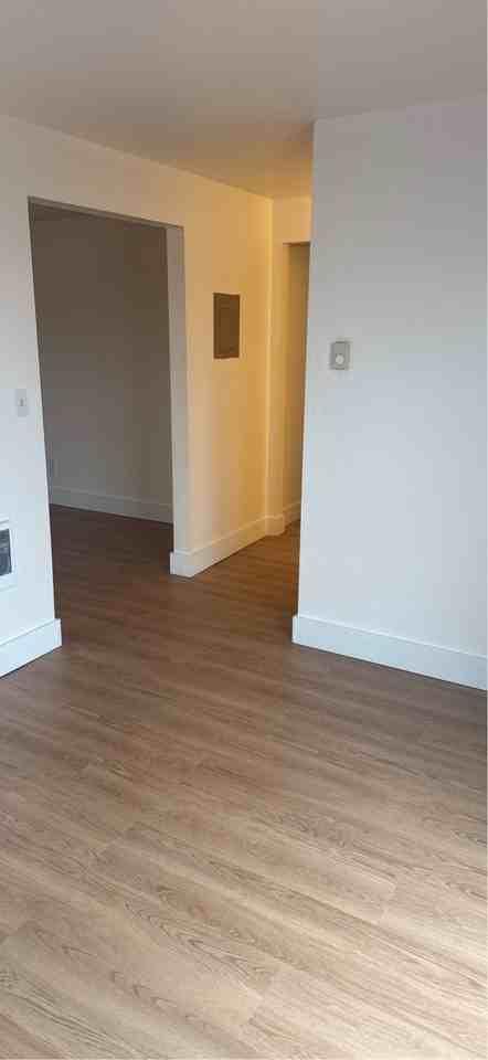 166 Northeast 8th Street - Photo 7 of 11