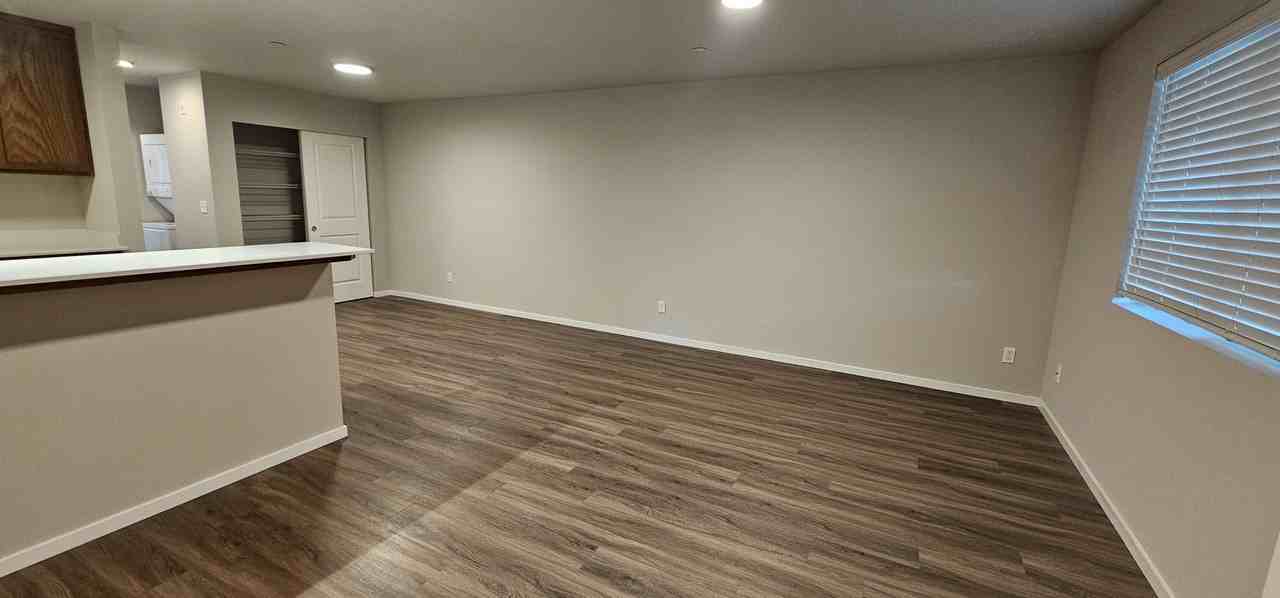 A15713-B202 - Photo 3 of 20